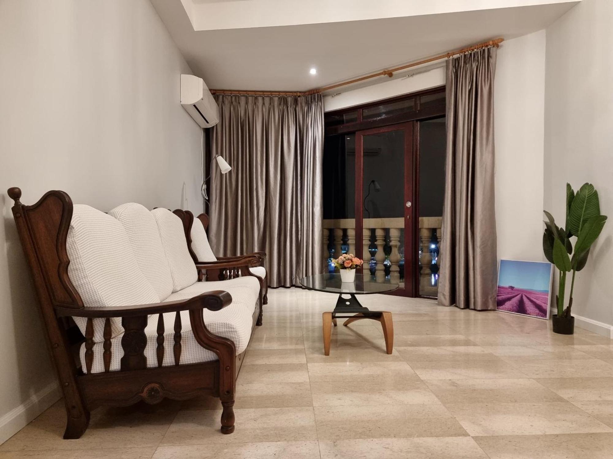 Cozzzy Hut Riverbank Suites Kuching With Spectacular River View Екстер'єр фото