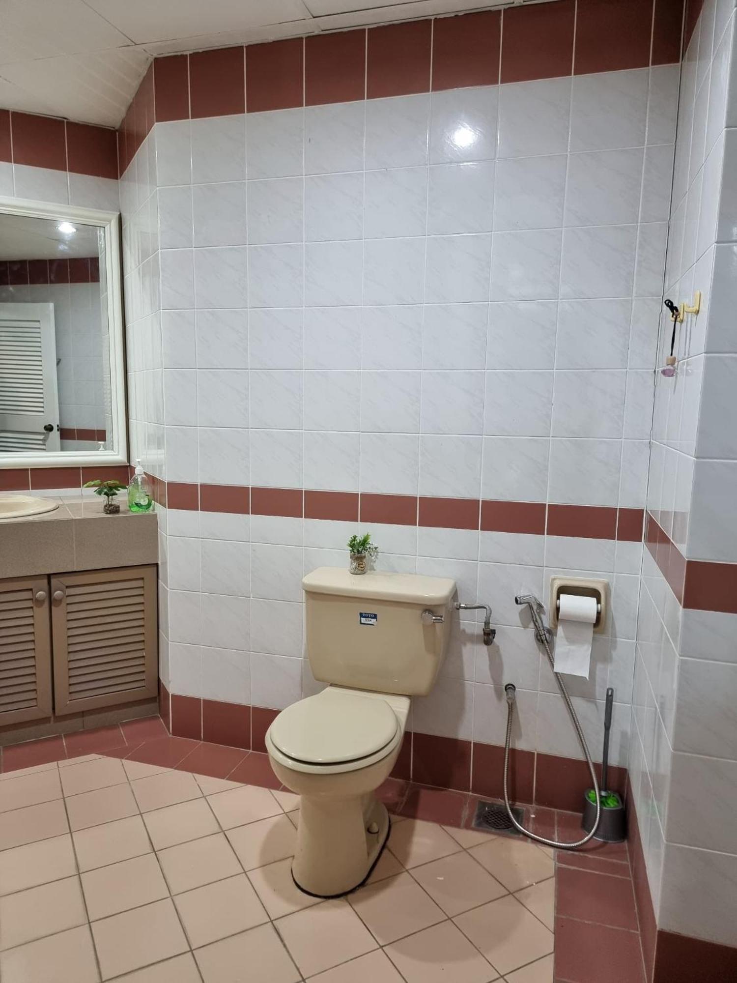 Cozzzy Hut Riverbank Suites Kuching With Spectacular River View Екстер'єр фото