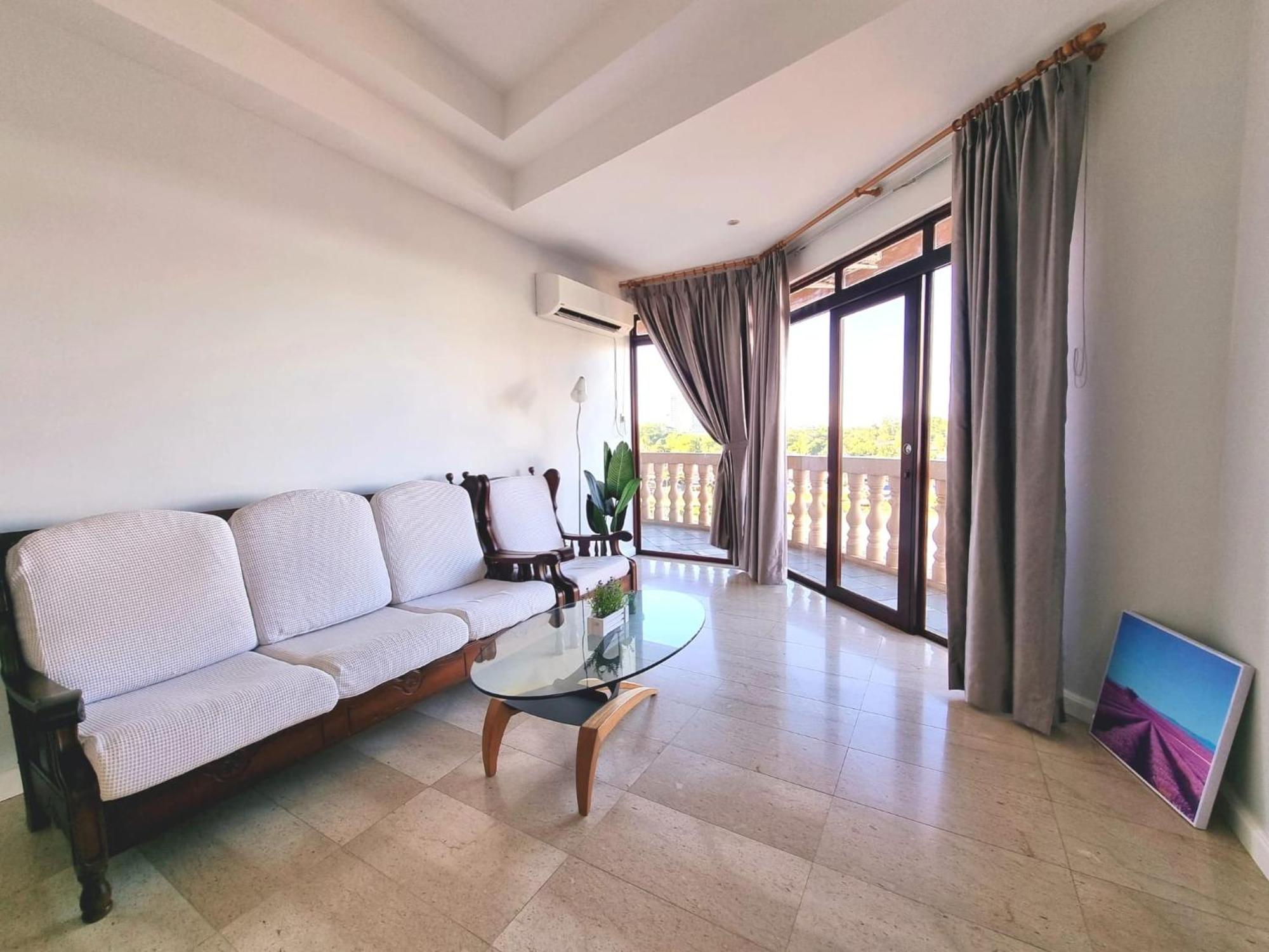 Cozzzy Hut Riverbank Suites Kuching With Spectacular River View Екстер'єр фото