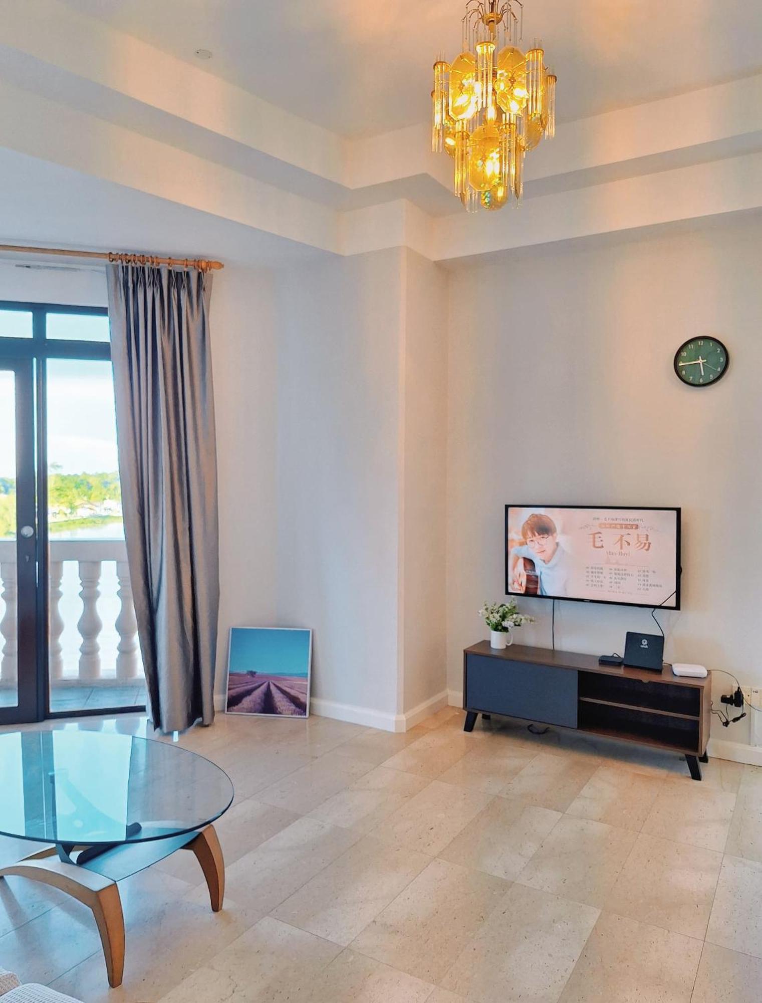 Cozzzy Hut Riverbank Suites Kuching With Spectacular River View Екстер'єр фото