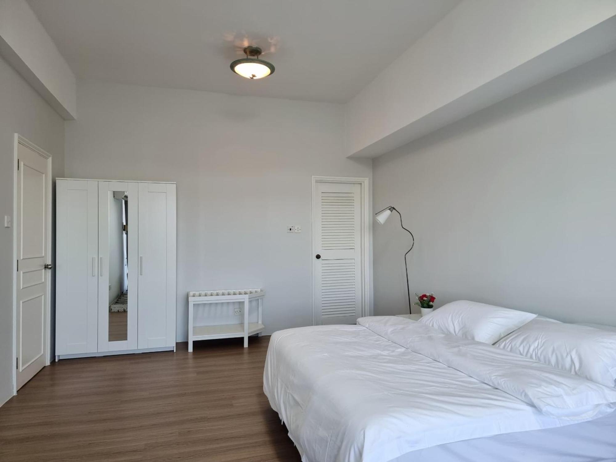 Cozzzy Hut Riverbank Suites Kuching With Spectacular River View Екстер'єр фото